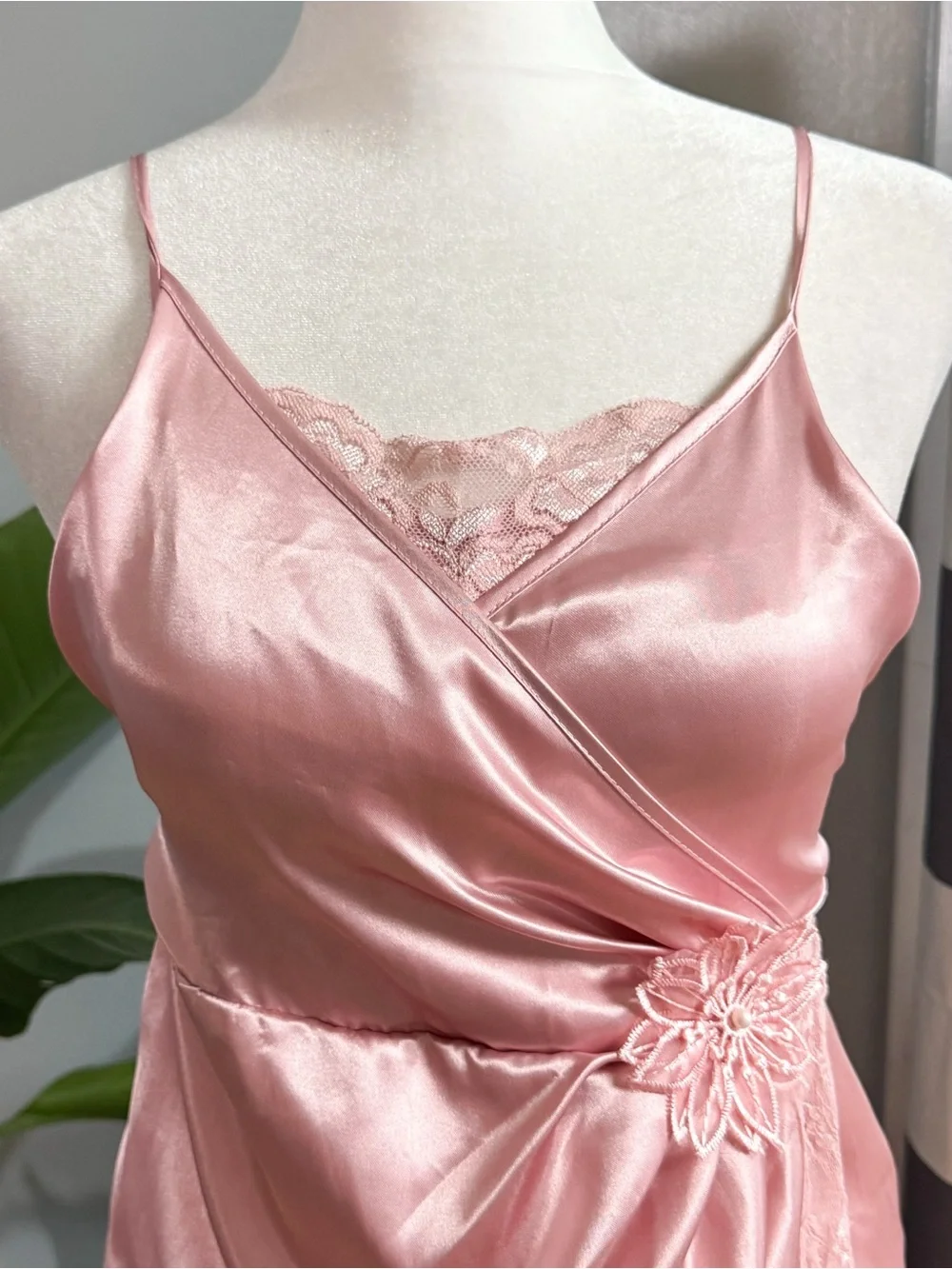 SHEIN Girls Pink Satin Lace Trim Dress Size 10 Years – Excellent Condition